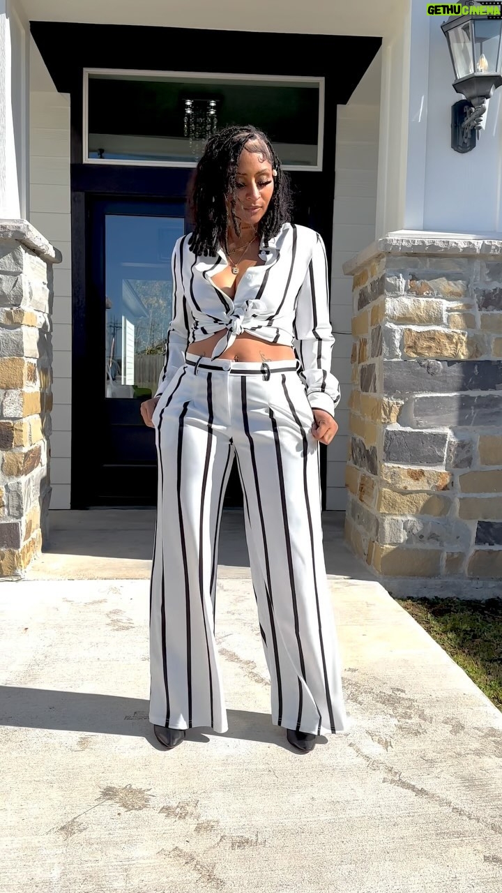 Brittney Bee Starr Williams Instagram - 🚨NEW ARRIVALS 🚨 Eleven22online.com SHOP SHOP SHOP Hair by @allure_diorplush Bundles @sheshappyhair