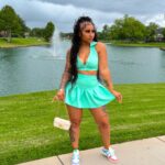 Brittney Bee Starr Williams Instagram - Fun girl 🐝 Bundles @sheshappyhair Braids @allure_diorplush Outfit @eleven22online