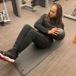 Brittney Griner Instagram - Hey y'all! Monday, Nov. 29 is the last day to use my @ouraring Community Offer! This is a powerful tool for me, and the accuracy of the new Live Heart Rate feature is totally changing the game for my gym days AND recovery days. If you want to try it for yourself, use the link in my bio to get $50 off your Gen 3 ring plus 6 months of free membership.   Swipe to see results from my latest workout 🔥