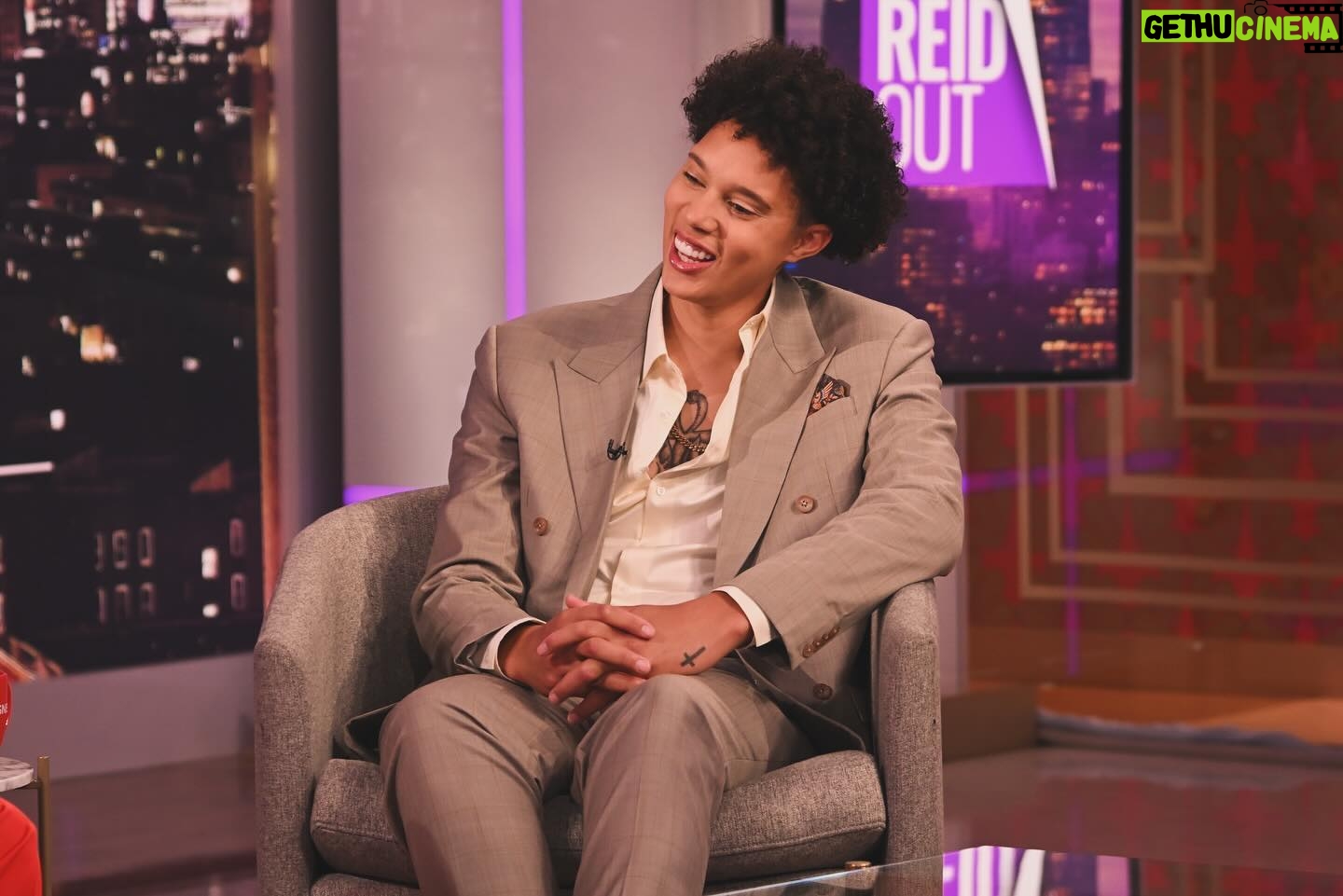 Brittney Griner Instagram - “I literally saw my life flash before my eyes. I was like, it’s over. BG is no more.” @WNBA superstar @brittneyyevettegriner on the moment before she was taken into Russian detention. She shares more TONIGHT—and discusses her new book, “Coming Home”—in Joy Reid’s *cable exclusive* on #TheReidOut! Join us at 7 pm ET on @MSNBC, #reiders. #brittneygriner #bg #books #cominghome #news #politics #msnbc #political #womeninspiringwomen