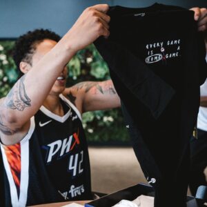 Brittney Griner Instagram - Thank you just doesn’t do it justice. The support you have continued to show me and my family is beyond amazing. As I look ahead to playing this beautiful game that I love with my teammates, I will continue to use my voice and platform to support others.

That’s why I’ve partnered with @weareround21 to support the Bring Our Families Home Campaign through an amazing capsule collection where I will be donating 100% of my proceeds to the @bofhcampaign, an advocacy campaign led by family members whose loved ones are being held hostage or wrongfully detained abroad.

Both t-shirt and hoodie are available at wearebg.org and @weareround21

#BringThemHome #WeAreBG