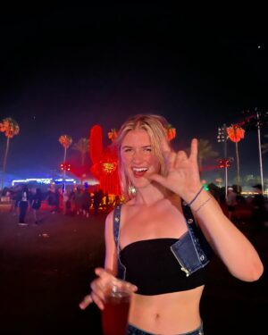 Brooke Elizabeth Butler Instagram - 🤘