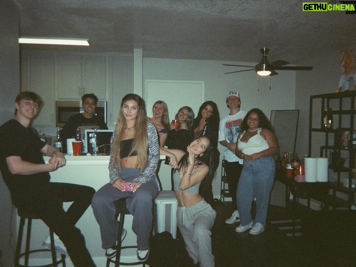 Brooke Elizabeth Butler Instagram - swipe 4 friends &🦶