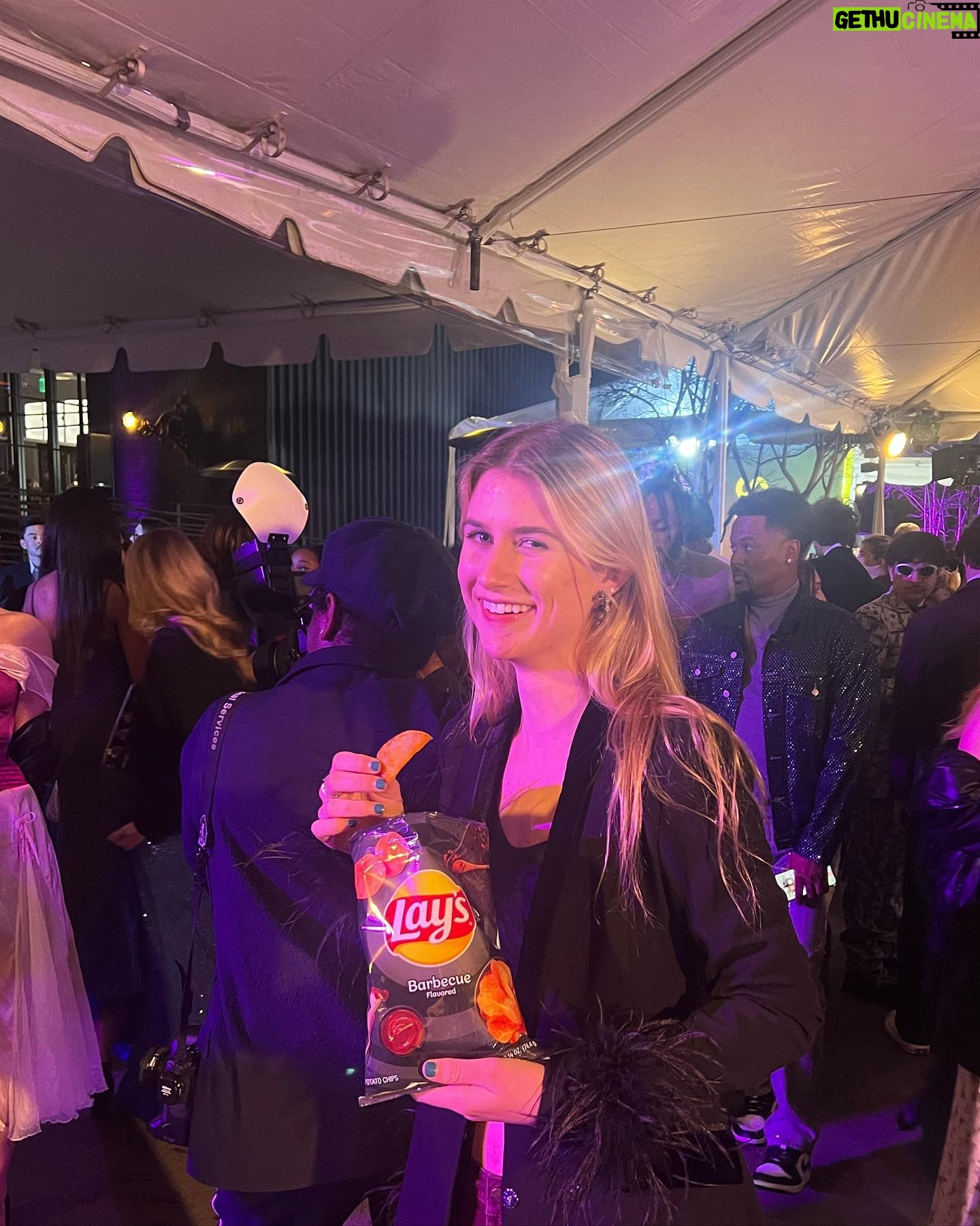 Brooke Elizabeth Butler Instagram - per usual, I took no pictures but you can always count on me to find a lil snack♥️ thanks for havin me @recordingacademy #grammysnextgen #grammyhouse