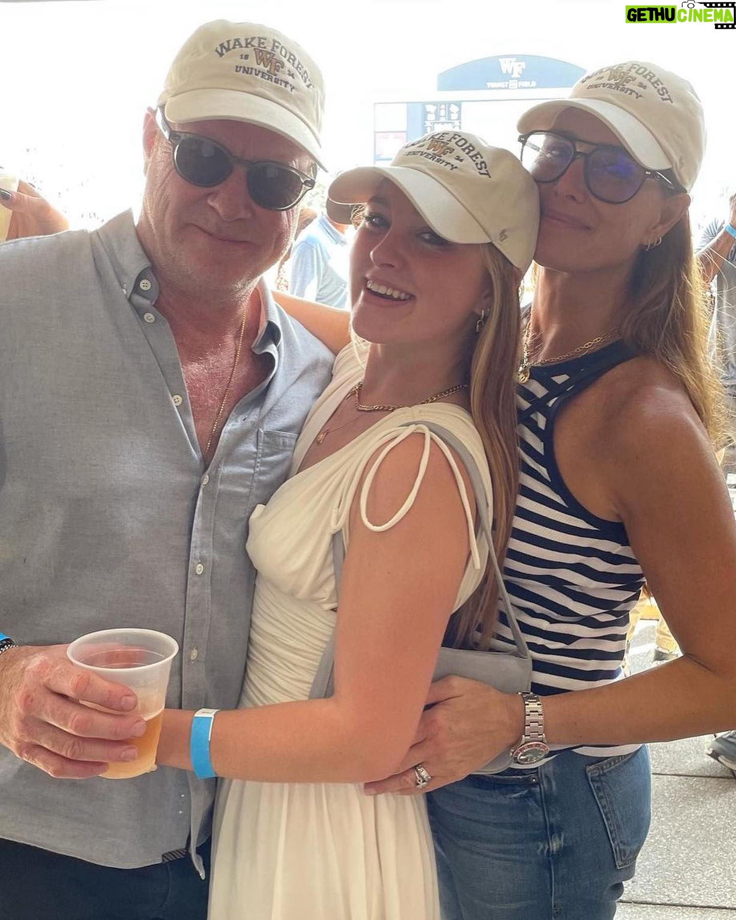 Brooke Shields Instagram - Happy birthday to my Rowan 💛 20 years ago today you made me a mama. You're beautiful, smart, kind, brave, and hilarious... you inspire me every single day. I'm so proud of you, baby girl! I love you!!