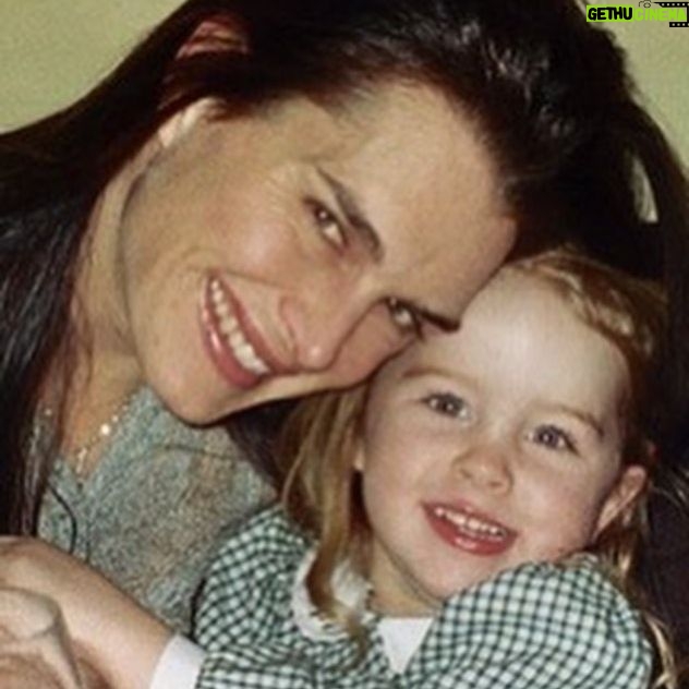 Brooke Shields Instagram - Happy birthday to my Rowan 💛 20 years ago today you made me a mama. You're beautiful, smart, kind, brave, and hilarious... you inspire me every single day. I'm so proud of you, baby girl! I love you!!