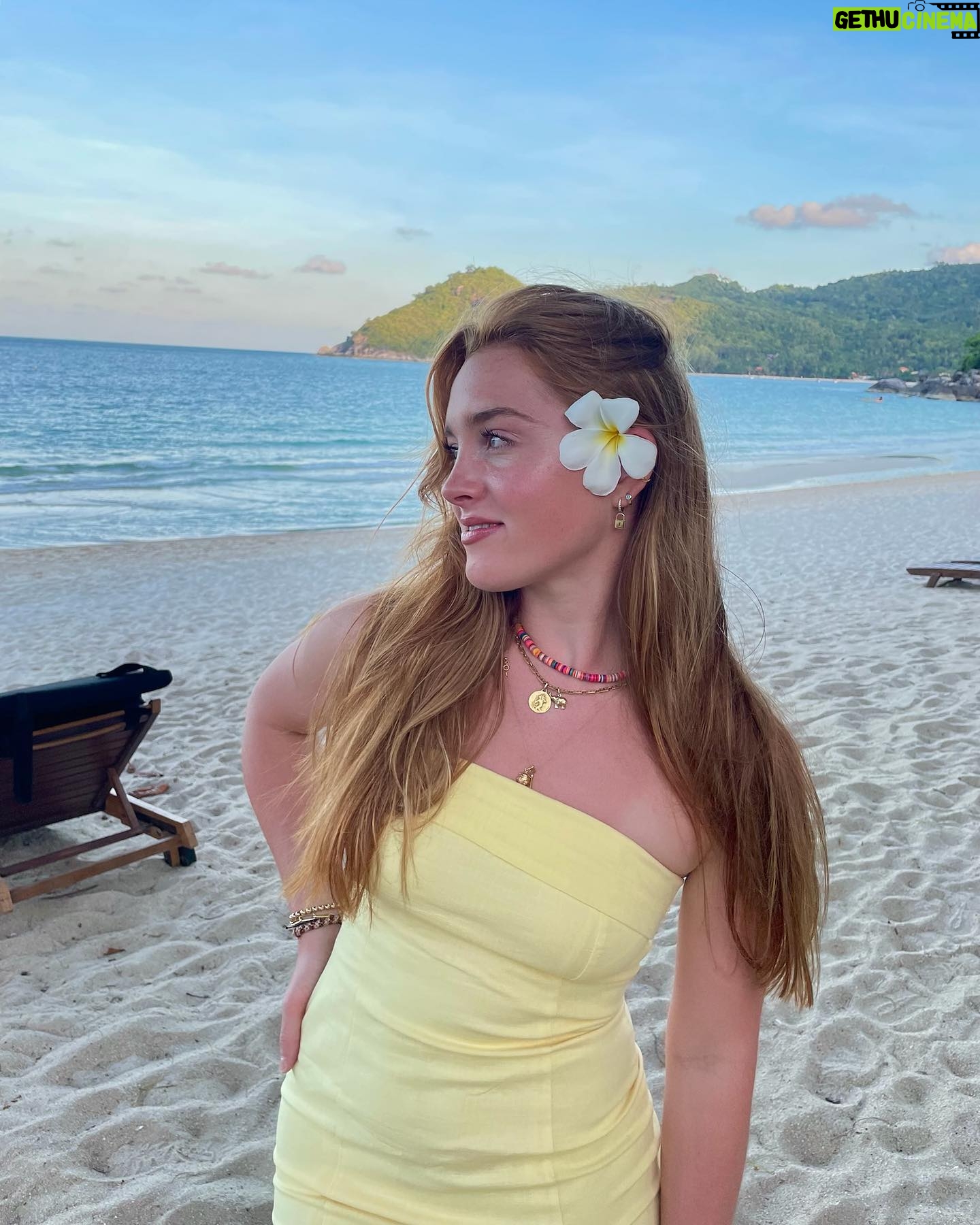 Brooke Shields Instagram - Happy birthday to my Rowan 💛 20 years ago today you made me a mama. You're beautiful, smart, kind, brave, and hilarious... you inspire me every single day. I'm so proud of you, baby girl! I love you!!