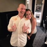 Brooke Shields Instagram - My last night of Previously Owned by Brooke Shields… and I lost a nippy cover!!!!! My genius Musical Director @charliealterman found it stuck to the piano and brought her back to her mama!! 🎹🤣🤦‍♀️