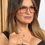 Brooke Shields Instagram - Girl power is in full force at the #GlamourWOTY Awards. 🤩 2021 Woman of the Year #MariskaHargitay is wearing a “B” necklace for Woman of the Year #BrookeShields. Watch the red carpet livestream at the link in bio.