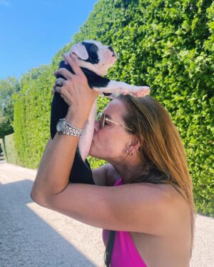 Brooke Shields Instagram - World, meet Tuzi. 
Tuzi, meet world. 
You know we couldn’t go long without puppy love in our house. 
🐾🥹🐶🩷