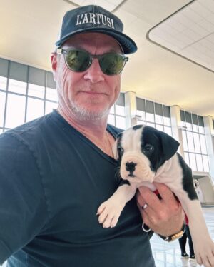 Brooke Shields Instagram - World, meet Tuzi. 
Tuzi, meet world. 
You know we couldn’t go long without puppy love in our house. 
🐾🥹🐶🩷