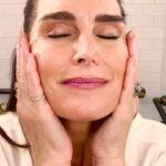 Brooke Shields Instagram – It’s a treatment and it’s a TREAT! I’ve been secretly trying the new @truebotanicals SuperSEA Firming & Lifting Treatment for months and all I can say is WOW… going to order a few more bottles to bathe in this stuff!