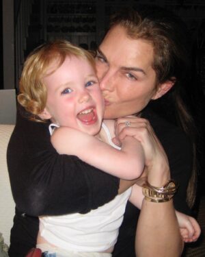 Brooke Shields Instagram - Happy 17th Birthday Grier!!! I love you so much and I’m so proud to be your mom. You may be growing up, but you will always be my baby 🎉🥳🎂🎈🎁❤️