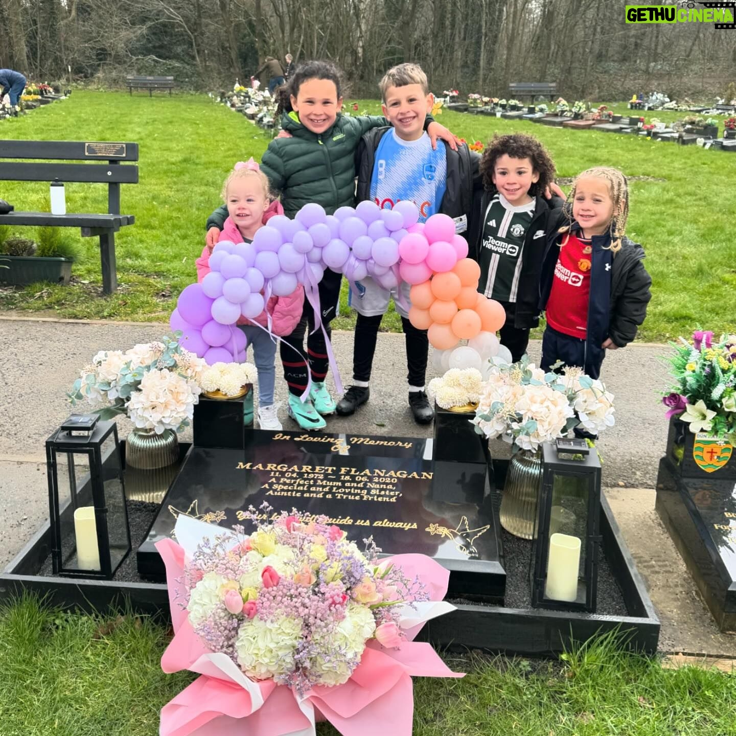 Brooke Vincent Instagram - Happy Mothers Day To Mine ❤️💫 Strong, Independent Women, how lucky i am 💫⭐️