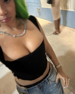 Brooklyn Queen Instagram - slime you out. 💚 

#bmb #lmg