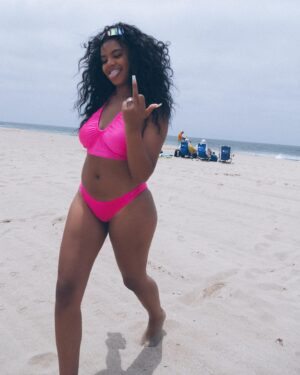 Brooklyn Queen Instagram - BIG MF 18! 👙🫦

#bmb #lmg 
📸: @baravniflix