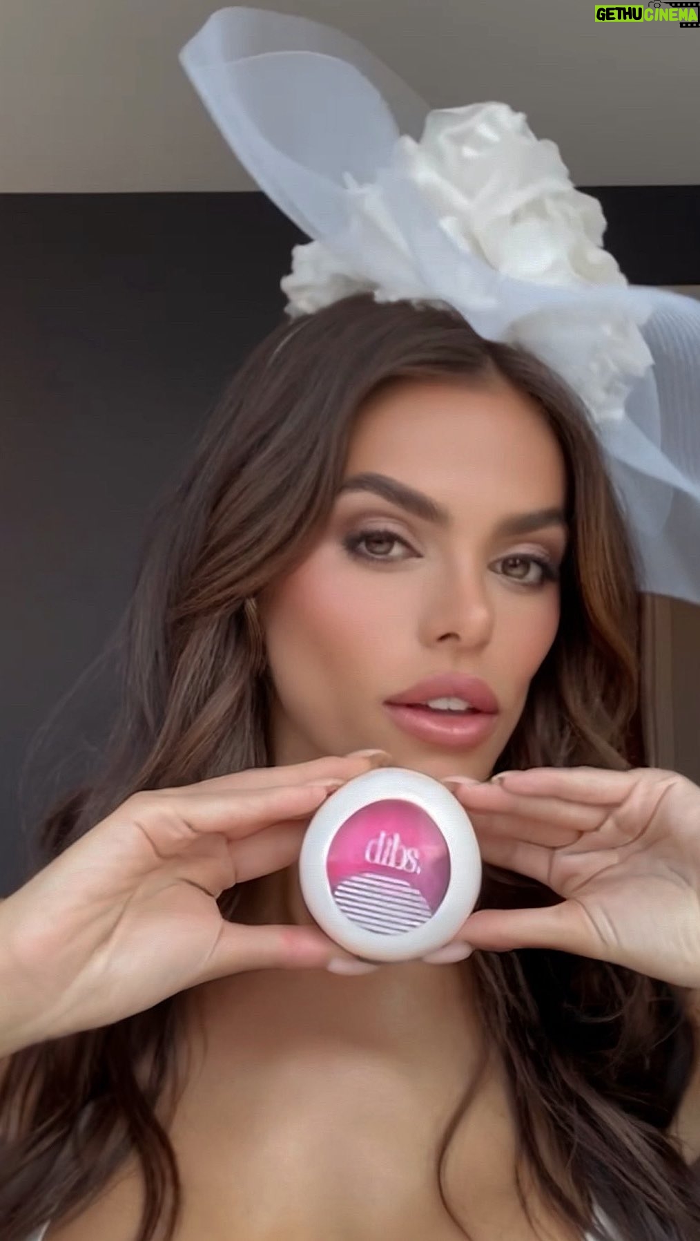 Brooks Nader Instagram - GRWM @kentuckyderby edition using @dibsbeauty new baked blush duet #dibsbeauty 🐎🤍
