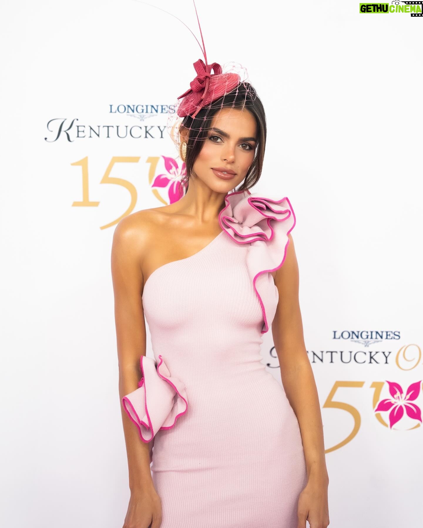 Brooks Nader Instagram - Such an honor to host my first @kentuckyderby with my @sportsillustrated @weareauthentic fam!! 🐎🤍