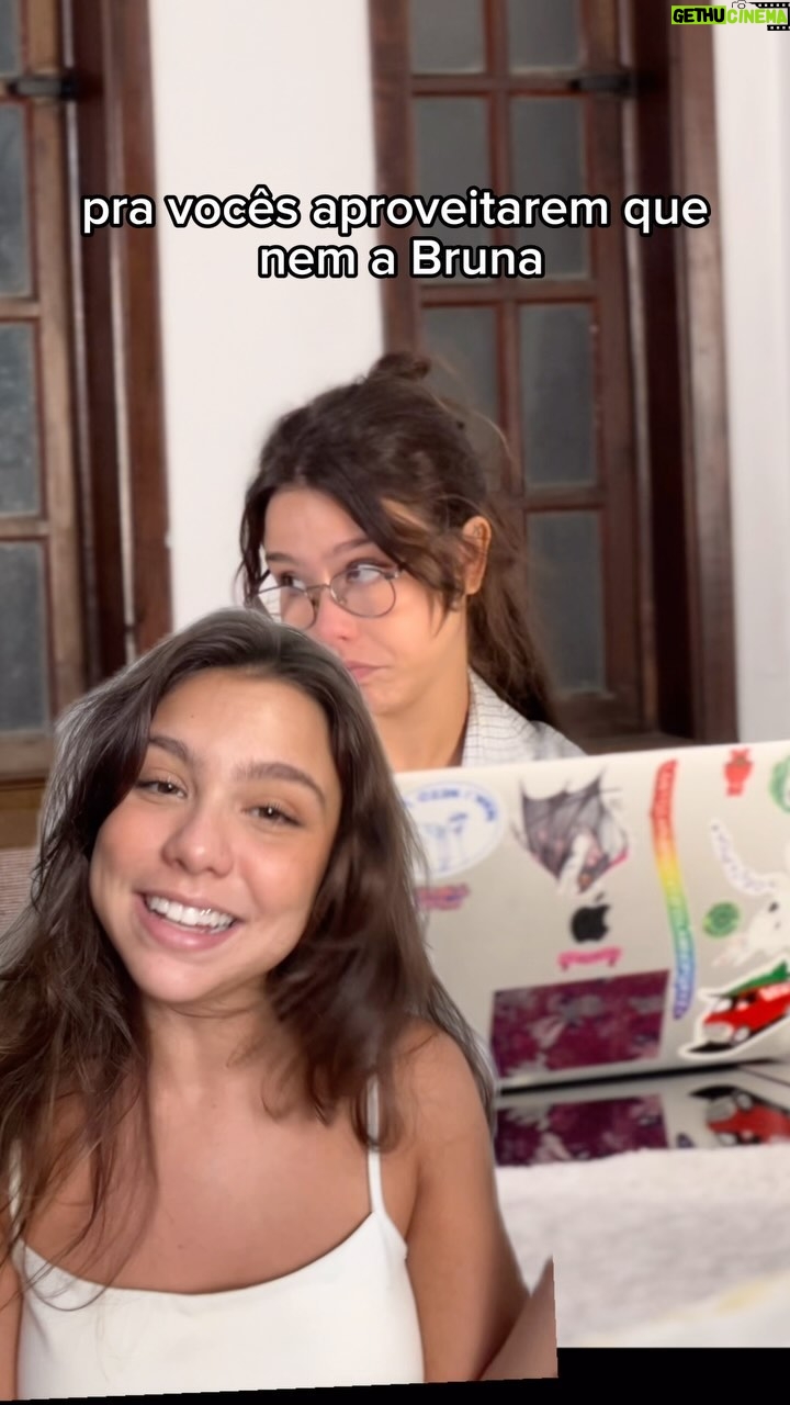 Bruna Carvalho Instagram - A Bruna de outra realidade ama o que faz e é graças a @e.b.a.c que mudou sua vida! Ela é esperta e usou meu cupom de desconto BRUNA16EBAC pra ganhar R$200,00 de desconto, mas corre que é por tempo limitado 🤪 publi