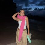 Bruna Carvalho Instagram – Qualquer dia de praia >>>>>>>>