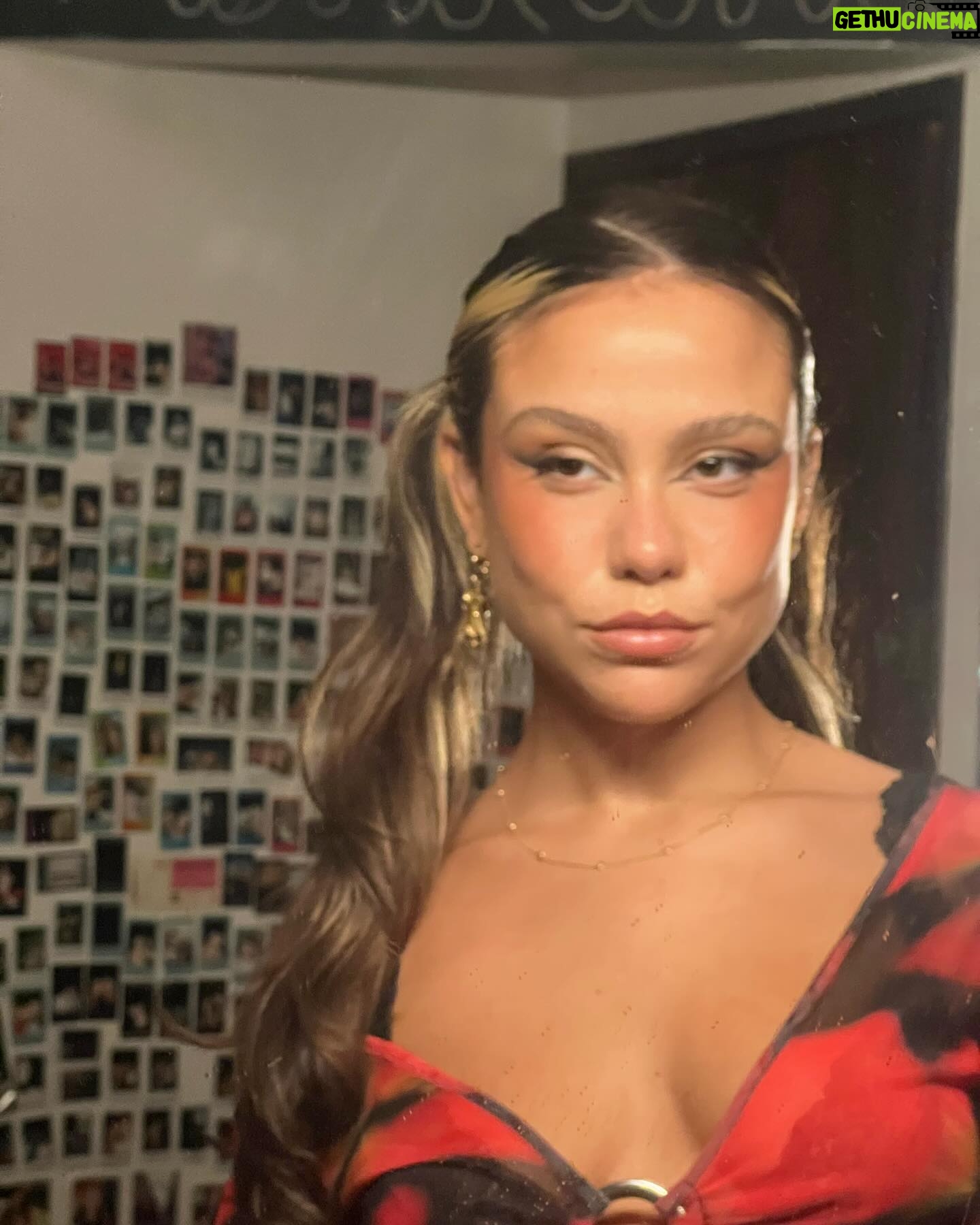 Bruna Carvalho Instagram - Tem q ter auto estima o role todo pra usar esse penteado