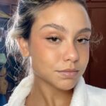 Bruna Carvalho Instagram - Make do caos 🌪️ Se me pedirem pra me maquiar em 5 minutos, essa é a maquiagem que eu faço.