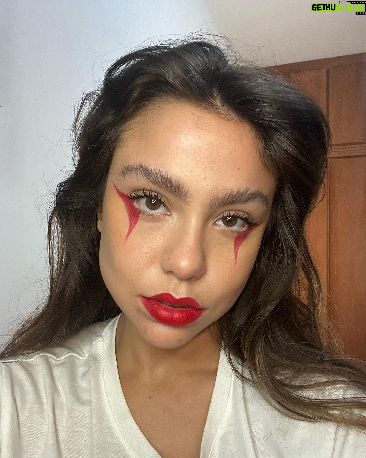 Bruna Carvalho Instagram - Makes favoritas das ultimas semanas 🤓