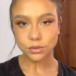 Bruna Carvalho Instagram - Pele perfeita porque é óoooobvio que #EuUsoMAC! Sou viciada há pelo menos 10 anos em @maccosmeticsbrasil e dessa vez vim contar como preparo a minha pele. Skincare Hyper Real base Studio Fix Fluid = melhor combinação do mundo todo! E a novidade é o relançamento da base Studio Fix Fluid, que tem na sua nova fórmula 87% de ingredientes focados em skincare, 68 tonalidades e o pump na embalagem que facilita muitooo a aplicação. Cupom: MAC-BRUNA dá 10% OFF (exceto em lançamentos, remarcados, Viva Glam e Mini MAC) em compras no site da MAC. *Publicidade #MACStudioFix