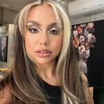 Bruna Carvalho Instagram – Strong, confident and beautiful young lady ✨😫♥️

Cabelo by: @marcoscintra_ e @theartsalon_ 

Make: @wildsonlopes