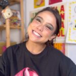 Bruna Carvalho Instagram - Vocês já assistiram Bottons ou Clube de Luta Para Meninas?? Está disponível na @amazonprime Eu gosto tanto que é um dos meus favoritos 🎉♥️