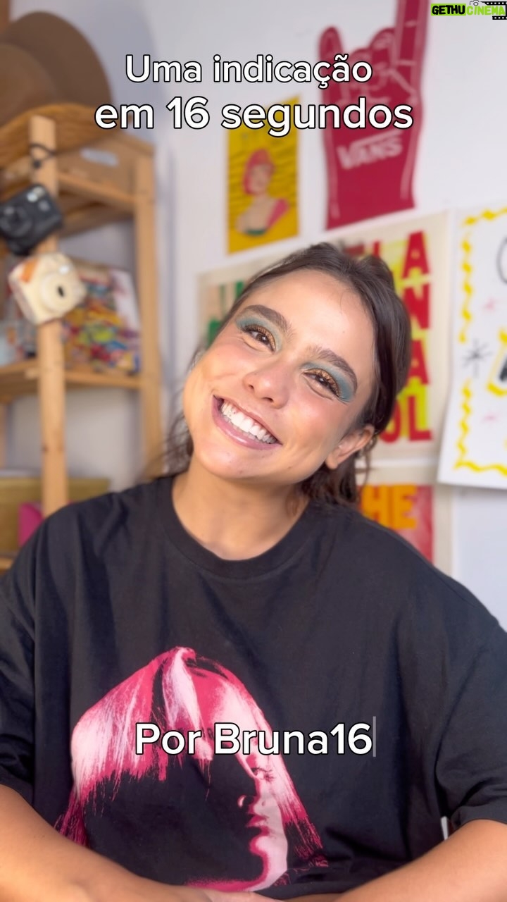 Bruna Carvalho Instagram - Vocês já assistiram Bottons ou Clube de Luta Para Meninas?? Está disponível na @amazonprime Eu gosto tanto que é um dos meus favoritos 🎉♥️