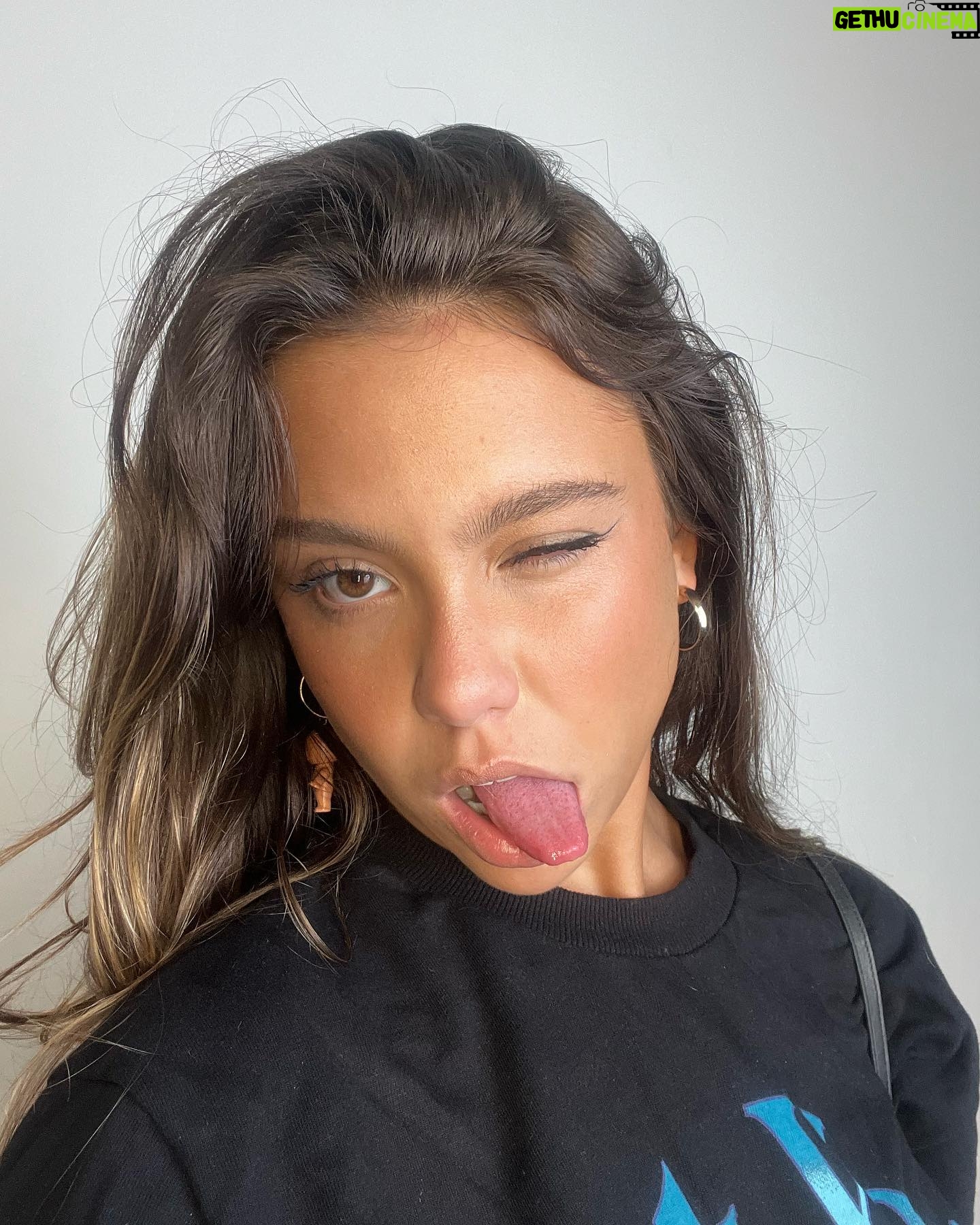 Bruna Carvalho Instagram - Uma foto pra esse feed porque não é só de conteúdo que se vive kkkk