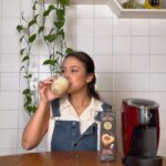 Bruna Carvalho Instagram - Hoje foi dia de criar uma receita com vocês, Baileys e @3coracoes 🫶🏽 admito que eu sou muita boa em drinks, mas eeeeesse aqui tá um arraso! E eu tenho o cupom BRUNA15 na primeira compra no site da @mercafe pra vocês aproveitarem :) Manda pra alguém que vai gostar ✨🤏🏽 publi