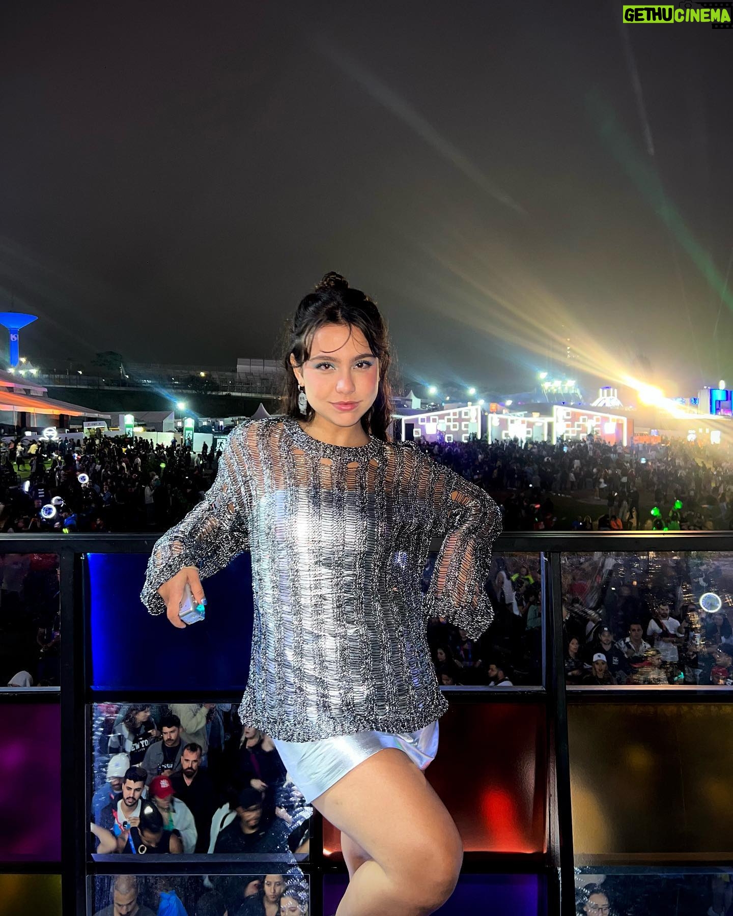 Bruna Carvalho Instagram - E vivemos o primeiro @thetownfestival ✨