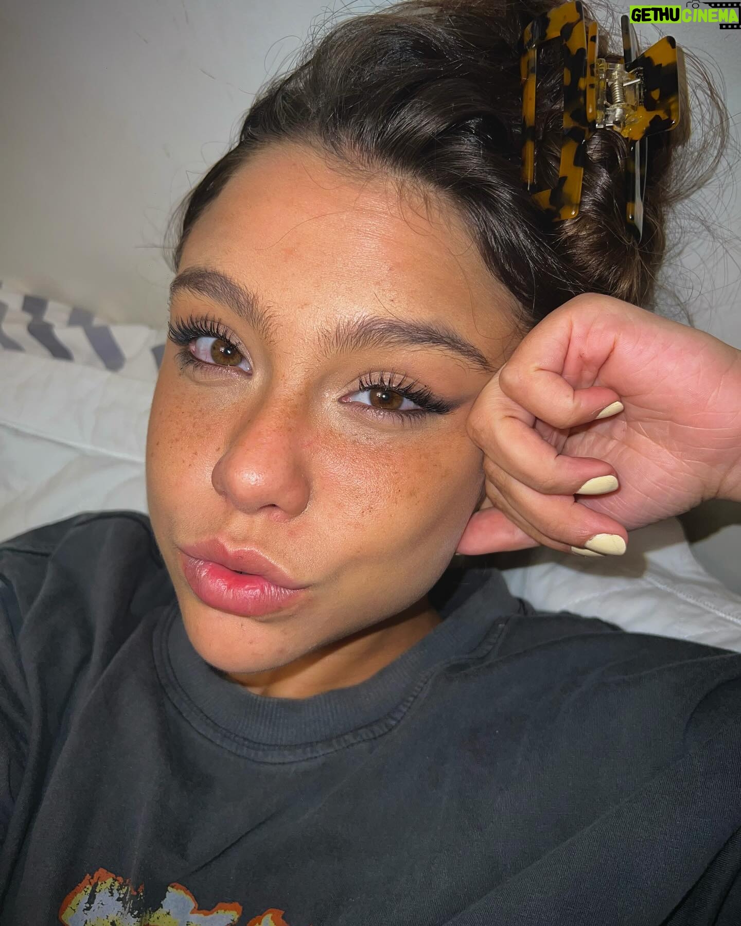 Bruna Carvalho Instagram - Sardinhas flash >>>>>>>>
