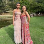 Bruna Carvalho Instagram – Ontem foi dia de casar a amiga @marjo_leite ✨ e rever os amigos q a gente ama ♥️ 

Vestido: @dress_and_go