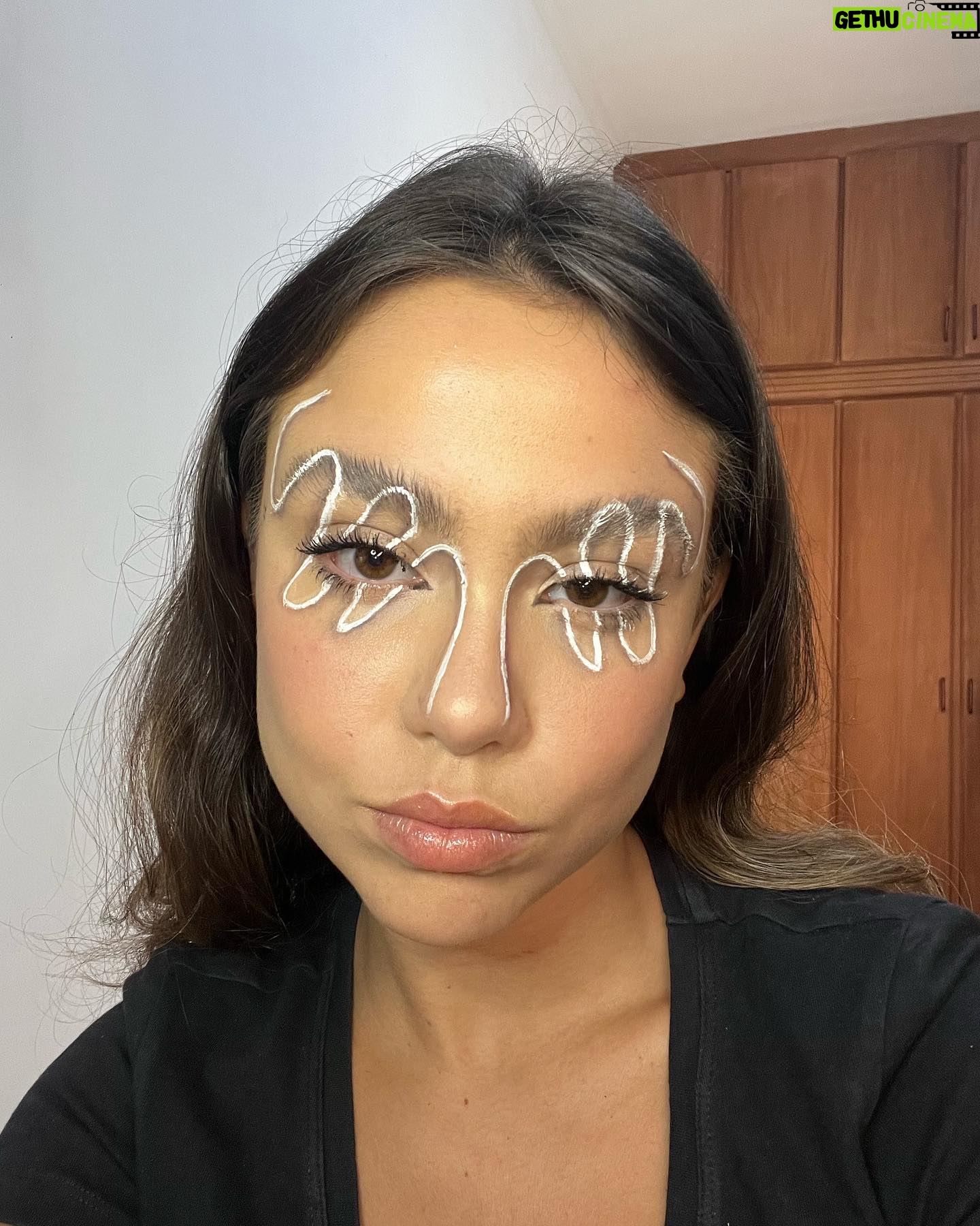 Bruna Carvalho Instagram - Makes favoritas das ultimas semanas 🤓