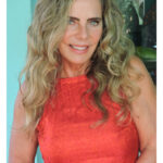 Bruna Lombardi Instagram – Vai ser muito emocionante encontrar você!
Olha as datas já marcadas. Depois tem mais…

17/04 – São Paulo – Livraria da Travessa (Shopping Iguatemi) às 18h.

25/04 – Rio de Janeiro – Livraria da Travessa (Shopping Leblon) às 19h.

01/05 – Salvador –  Bienal do Livro Bahia (Centro de Convenções)  na Arena Jovem às 11h.

Vou ficar muito feliz em encontrar vocês.
Beijos,

#livro
#autografos
#encontro
#lancamento
#brunalombardi