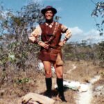 Bruna Lombardi Instagram – Uma das maiores emoções da minha vida, fazer o papel de Diadorim, viajar pelo sertão, me embrenhar em lugar esquecidos, distantes da idéia de civilização. Conhecer gente maravilhosa, única, que mesmo sem estudo sabia tanta coisa que poderia ensinar tamanha sabedoria.
Momentos mágicos dentro do verdadeiro universo de Guimarães Rosa, onde pude abraçar o real Manuelzão, que deu origem ao seu mítico personagem. Vivi um jagunço que minha vida. 
Foi maravilhoso e dessa experiência nasceu meu livro Diário do Grande Sertão.
Um privilégio, um premio, uma honra e muita gratidão. 

#brunalombardi
#redefelicidade
#grandesertaoveredas
#guimarãesrosa
#sertão
#jagunço
#minisérie
#walteravancini
#tvglobo
#diadorim
#diariodograndesertao