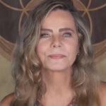 Bruna Lombardi Instagram - Rezo pela Paz. Para despertar a consciência de que todas as guerras são destruição, devastação e um sofrimento que o tempo não apaga.⠀ ⠀ #paz⠀ #humanidade⠀ #empatia⠀