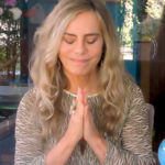 Bruna Lombardi Instagram - Amados, o poder da oração é o poder da energia do Universo. É uma forma de meditação que cria a união que você tem com Deus e com você mesmo. ⠀ Você acredita no poder da oração?⠀ ⠀ #brunalombardi⠀ #redefelicidade⠀ #oração
