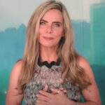 Bruna Lombardi Instagram - É tão importante a gente cuidar da alimentação e dos movimentos. Saúde pra todos vocês, amados! Venham assistir mais vídeos no meu canal do Youtube! Lembrem de se inscrever e fazer parte da nossa Rede Felicidade. ⠀ #brunalombardi⠀ #redefelicidade #saude