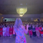 Bruna Lombardi Instagram – Tenho viajado para muitos lugares numa sequência de palestras sobre diversos temas e fico feliz que nas entrevistas já querem saber mais do lançamento do meu novo livro: Manual para Corações Machucados.
Tá chegando, gente!!❤️

#brunalombardi
#redefelicidade
#conhecimento
#palestra