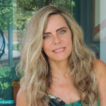 Bruna Lombardi Instagram – Amados, tudo é uma questão de como você encara a vida, tanto as vitórias quanto as derrotas.
Porque mesmo que o caminho não esteja muito bom, se você olhar pro lado positivo, vai conseguir encontrar a melhor direção.
Um ótimo início de semana!

#brunalombardi
#redefelicidade
#positividade
#boasenergias