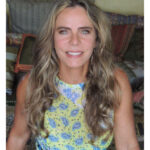 Bruna Lombardi Instagram – Entrando na semana da Páscoa, acompanhando tantos acontecimentos, notícias, histórias que somos tomados por muitas emoções. Superar perdas, injustiças, as dores que acompanham o mundo e ainda assim dizer vale a pena.
Poder abraçar com todo meu carinho cada um de vocês e desejar uma estrada de paz.
Amados, estamos juntos, e esse é um lugar de acolhimento e carinho. Que seja para todos.
Uma linda semana. 🧡💛