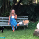 Bruna Lombardi Instagram - Os bichos sentem e estão todos cuidando de mim... gratidão por viver cercada de tanto verde e tanto amor... Obrigada a cada um de vocês, amados, pelas lindas mensagens... sem palavras pra agradecer💚💙