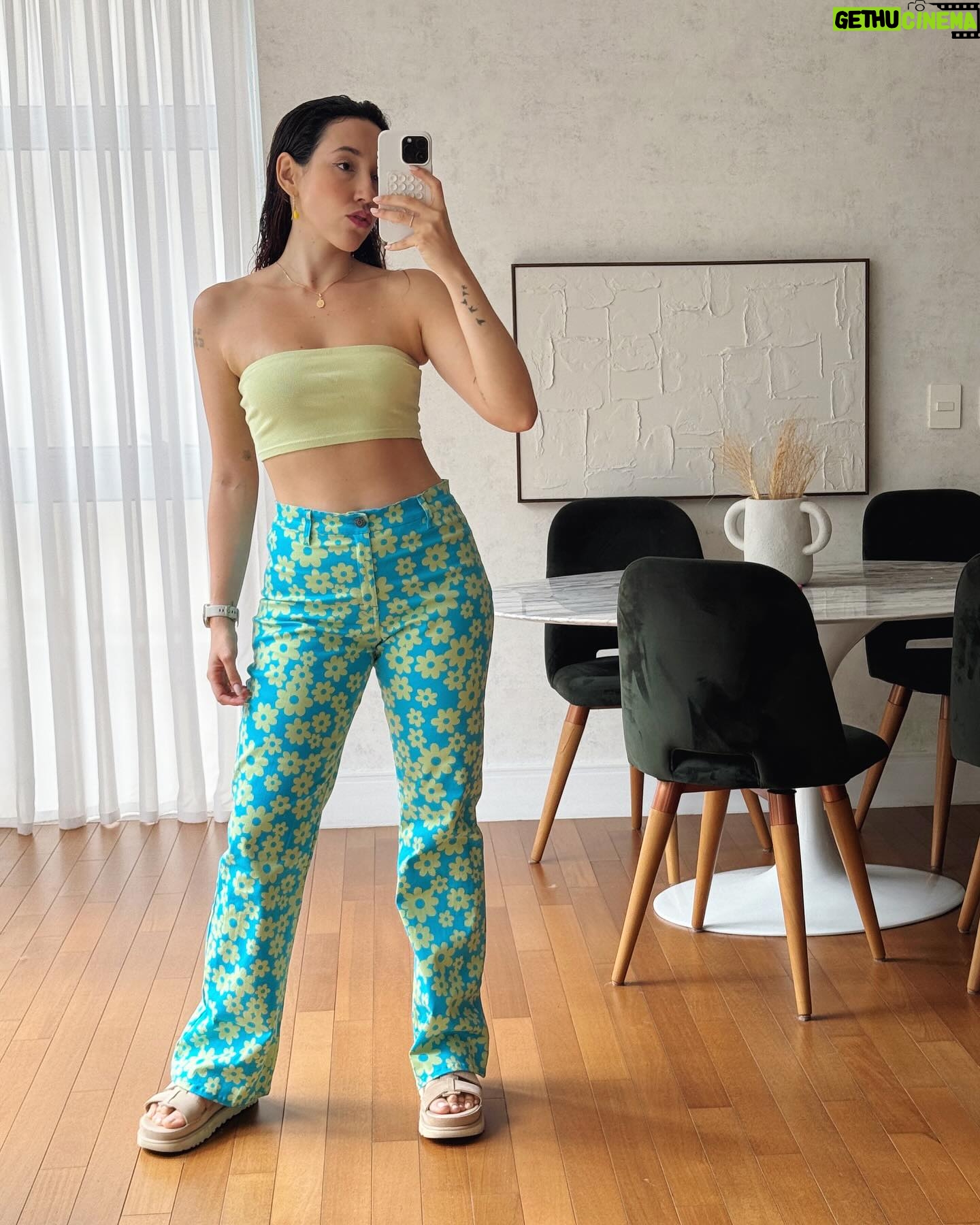 Bruna Vieira Instagram - Último dia do mês e um recap dos looks que usei. Era pra ter mais casaco, mas esse outono não tá colaborando. Qual foi seu fav dessa vez? Me conta 👇🏻✨