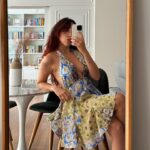 Bruna Vieira Instagram - Uns colocam flores na mesa, eu coloco na roupa 💐💐💐