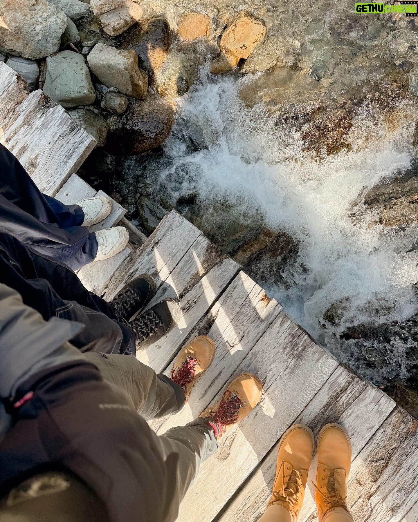 Bruna Vieira Instagram - Encerrando essa viagem com o coração inspirado e grata por ter aceitado fazer parte dessa aventura com @brasileirosemushuaia @brasileirosemelcalafate. Eu ficaria mais uns 10 dias só fazendo trilha, tirando foto das paisagens e conhecendo as mil possibilidades de turismo na Argentina. Pra quem também não gosta muito de frio extremo, vale muito a pena fazer uma viagem assim nessa época do ano.