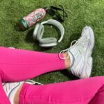 Bruna Vieira Instagram - aquele evento anual em que deliberadamente eu decido usar rosa ✨💖✌🏻🎟️